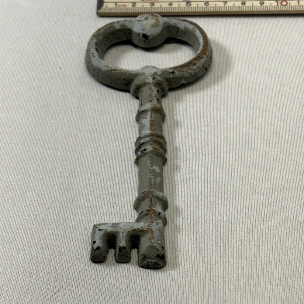 Metal Rustic Painted Skelton Key Decoration Wall Hanging